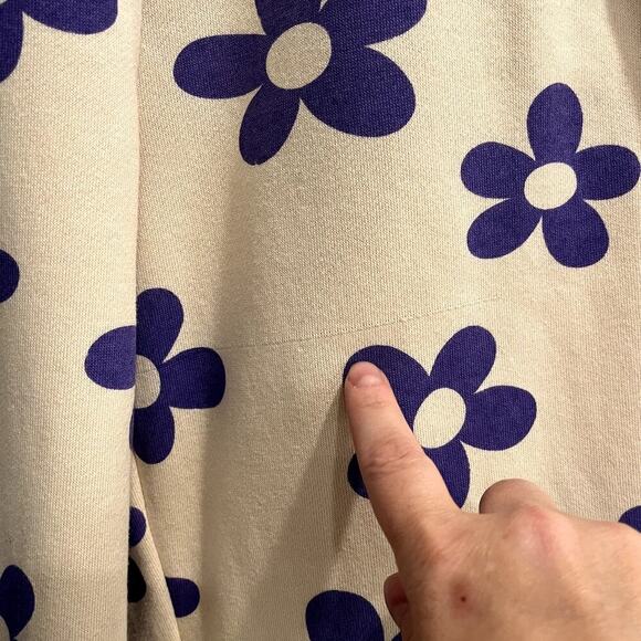 PacSun Size XS / S Purple Daisy Crop Top and Sweatpants *Minor Flaw* - Picture 9 of 10